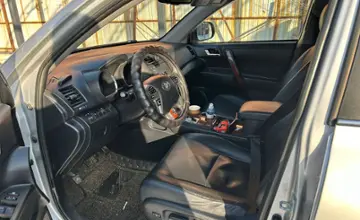 Toyota Highlander 2013 года за 12 500 000 тг. в Алматы