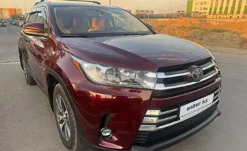 Toyota Highlander 2018 года за 17 990 000 тг. в Алматы фото 2
