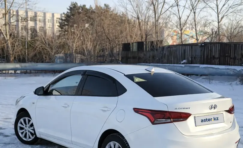 Hyundai Accent 2018 года за 4 800 000 тг. в Караганда