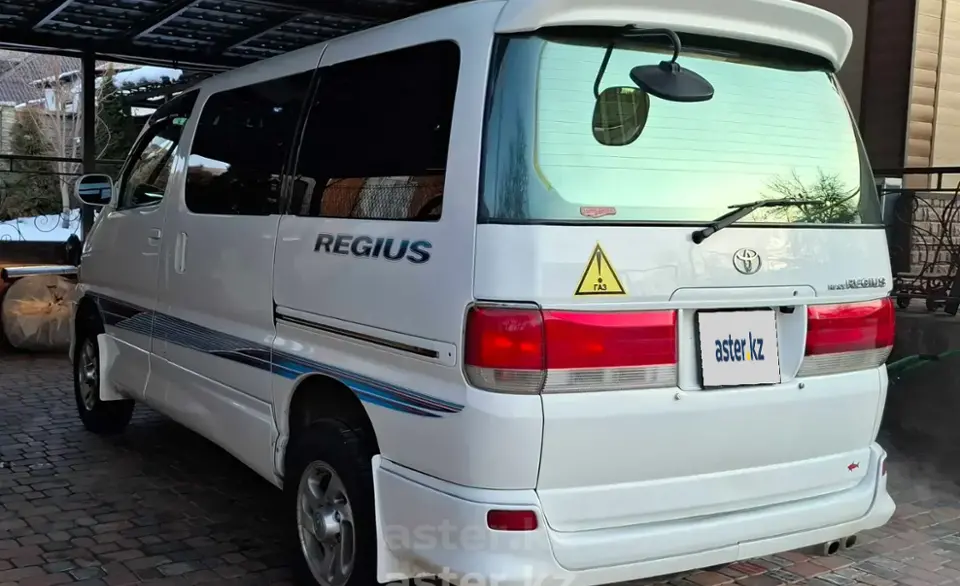 Toyota HiAce 1998 года за 7 000 000 тг. в Алматы