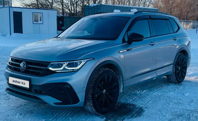 Volkswagen Tiguan 2022 года за 22 000 000 тг. в Костанай