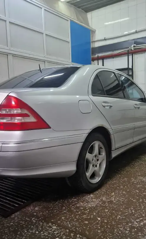 Mercedes-Benz C-Класс 2002 года за 4 150 000 тг. в Караганда фото 4
