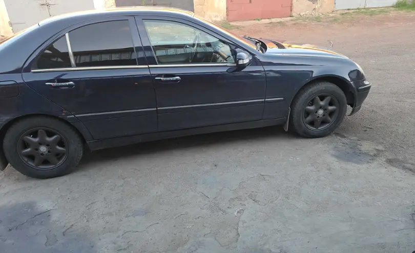 Mercedes-Benz C-Класс 2002 года за 2 500 000 тг. в Карагандинская область