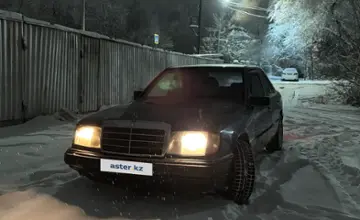 Mercedes-Benz E-Класс 1993 года за 1 400 000 тг. в Алматы фото 2