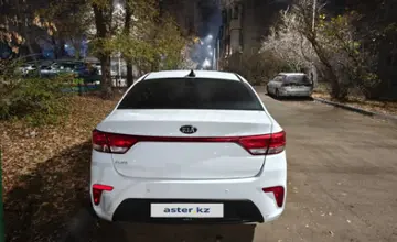 Kia Rio 2018 года за 5 700 000 тг. в Алматы фото 3