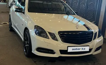 Mercedes-Benz E-Класс 2010 года за 9 200 000 тг. в Тараз