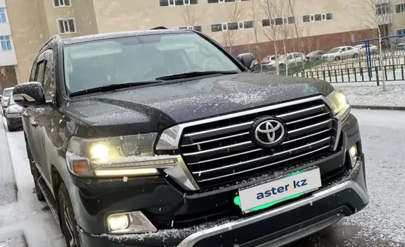 Toyota Land Cruiser 2018 года за 29 900 000 тг. в Астана