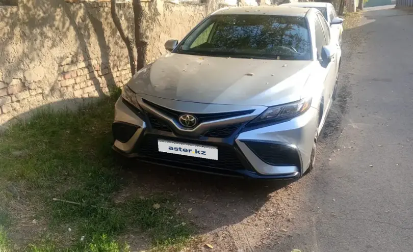Toyota Camry 2023 года за 16 500 000 тг. в Алматы