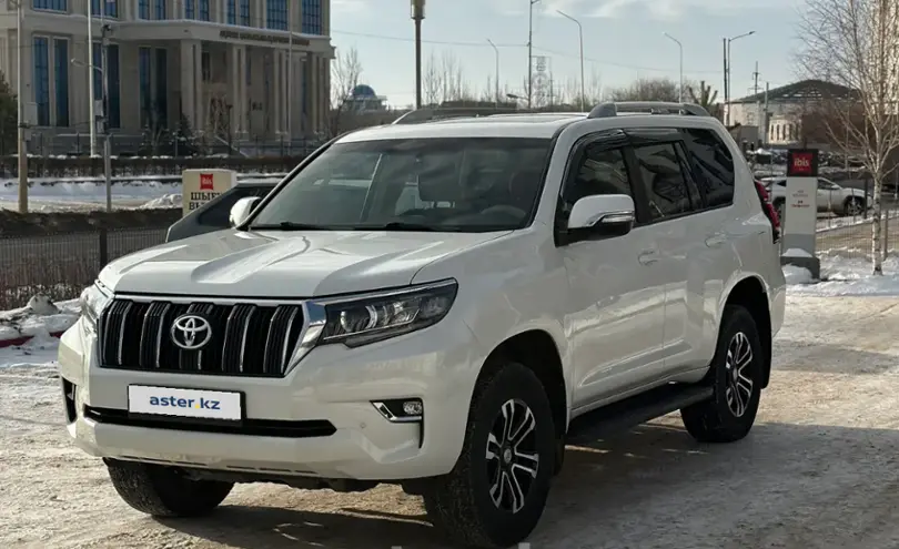 Toyota Land Cruiser Prado 2018 года за 26 500 000 тг. в Актобе