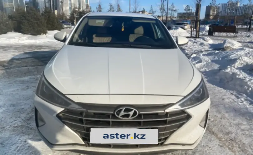 Hyundai Elantra 2020 года за 8 000 000 тг. в Астана