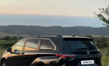 Toyota Sienna 2022 года за 20 000 000 тг. в Алматы фото 2