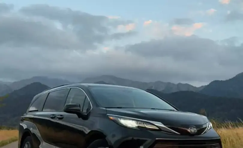 Toyota Sienna 2022 года за 20 000 000 тг. в Алматы