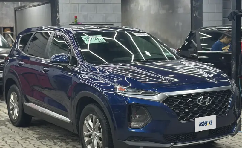 Hyundai Santa Fe 2018 года за 12 700 000 тг. в Астана