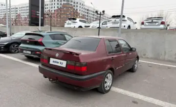 Volkswagen Vento 1993 года за 1 800 000 тг. в Шымкент