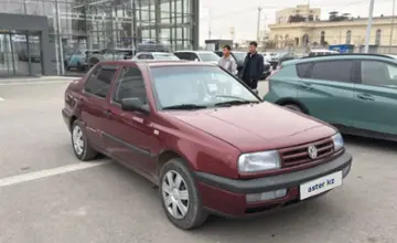 Volkswagen Vento 1993 года за 1 800 000 тг. в Шымкент фото 3