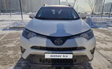 Toyota RAV4 2018 года за 12 500 000 тг. в Астана фото 2