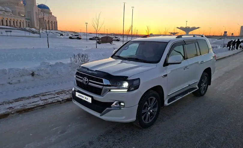Toyota Land Cruiser 2020 года за 38 500 000 тг. в Астана