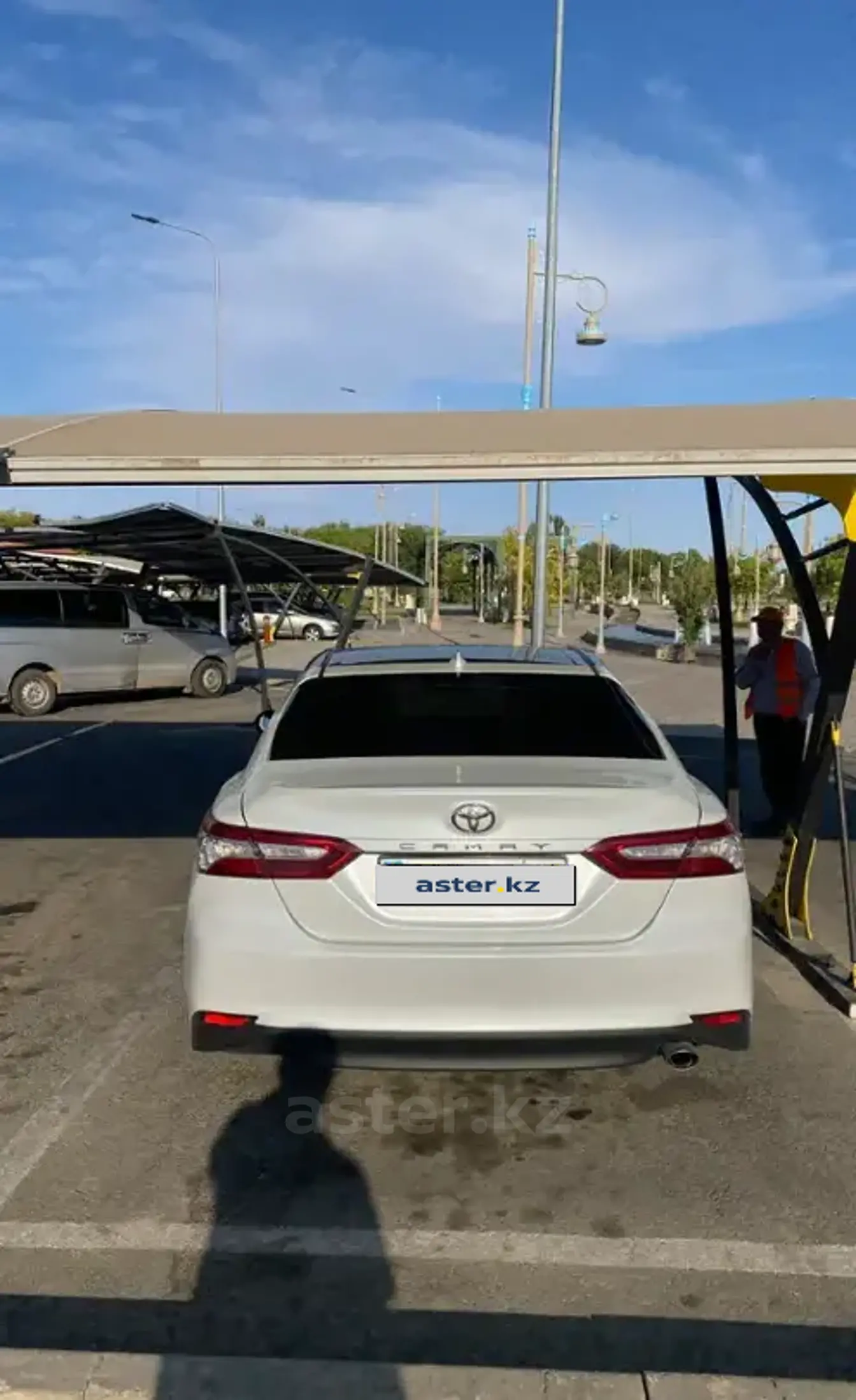 Toyota Camry 2020 года за 14 200 000 тг. в Шымкент фото 4