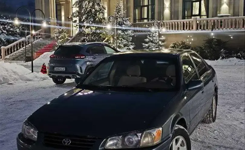 Toyota Camry 2000 года за 3 000 000 тг. в Алматы