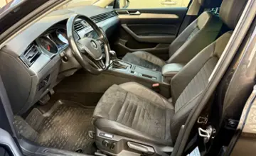 Volkswagen Passat 2019 года за 9 435 000 тг. в Алматы