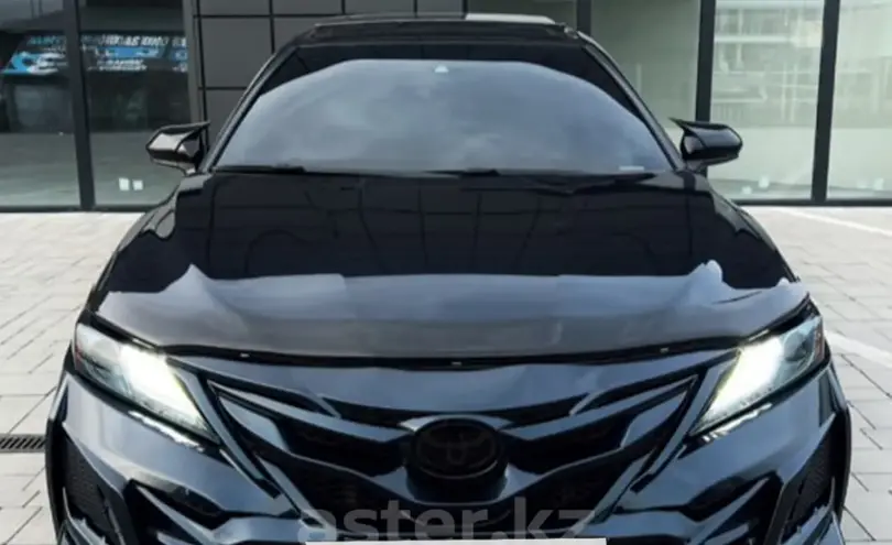Toyota Camry 2020 года за 10 200 000 тг. в Усть-Каменогорск