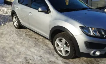 Renault Sandero 2017 года за 5 300 000 тг. в Актобе фото 2