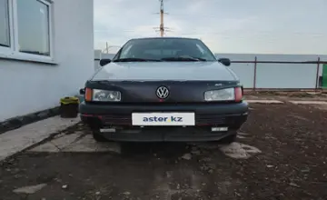 Volkswagen Passat 1992 года за 695 000 тг. в Уральск фото 2