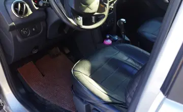 Renault Sandero 2017 года за 5 300 000 тг. в Актобе фото 4