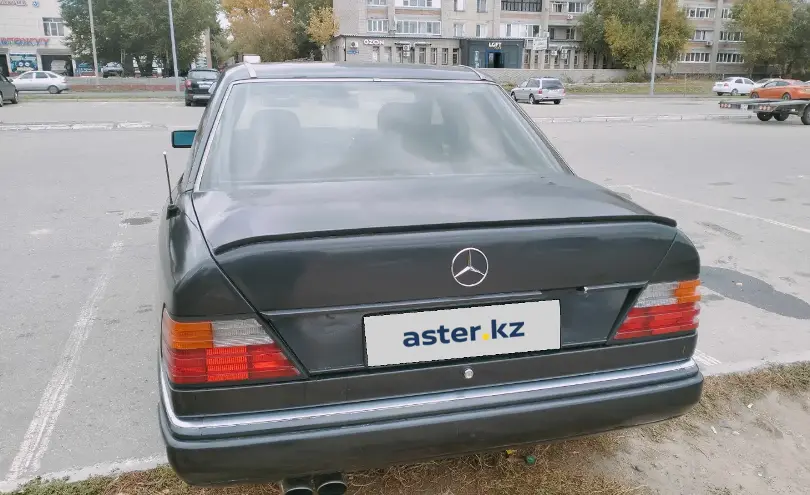 Mercedes-Benz E-Класс 1993 года за 2 300 000 тг. в Усть-Каменогорск фото 2
