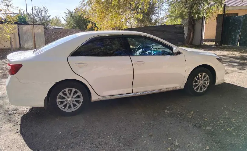 Toyota Camry 2014 года за 8 200 000 тг. в Алматы фото 2