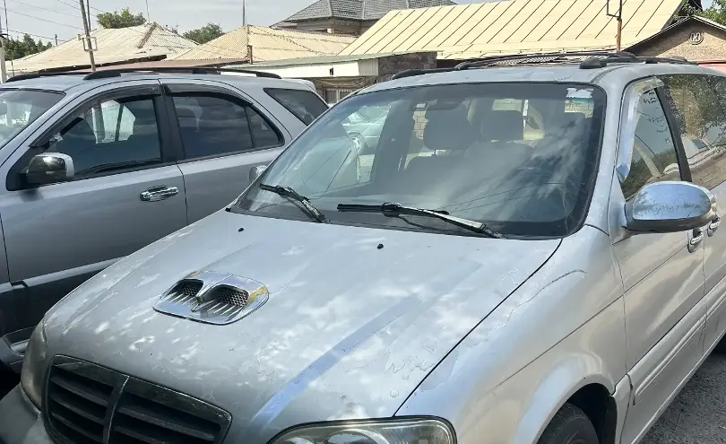 Kia Carnival 2001 года за 1 300 000 тг. в Шымкент