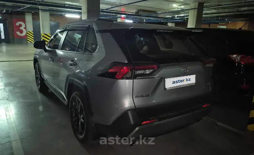 Toyota RAV4 2023 года за 17 600 000 тг. в Астана фото 3
