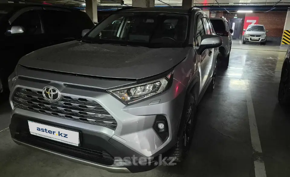Toyota RAV4 2023 года за 17 600 000 тг. в Астана