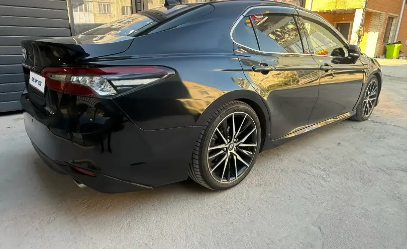 Toyota Camry 2023 года за 13 500 000 тг. в Алматы фото 4