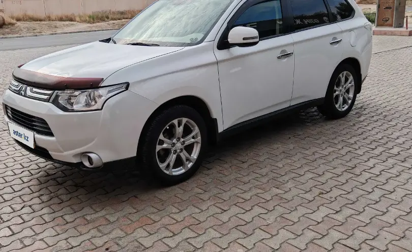 Mitsubishi Outlander 2013 года за 6 500 000 тг. в Актау фото 1