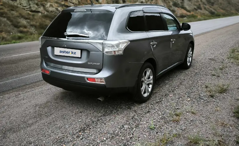Mitsubishi Outlander 2012 года за 7 200 000 тг. в Алматы