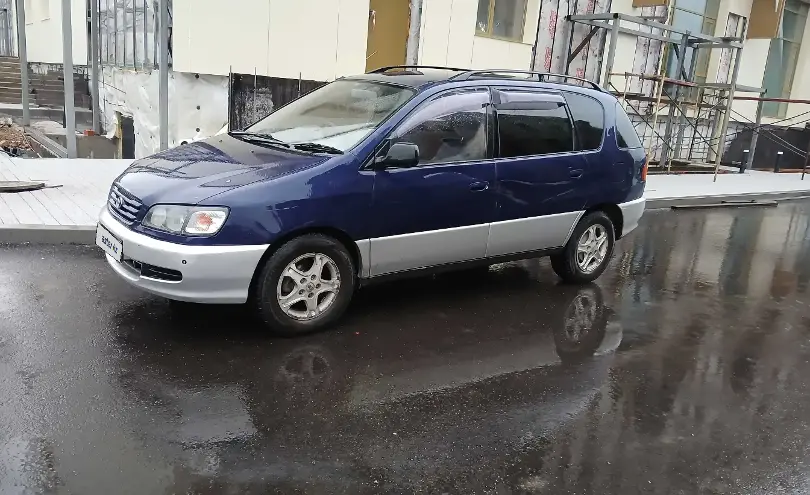 Toyota Ipsum 1997 года за 3 000 000 тг. в Астана фото 1