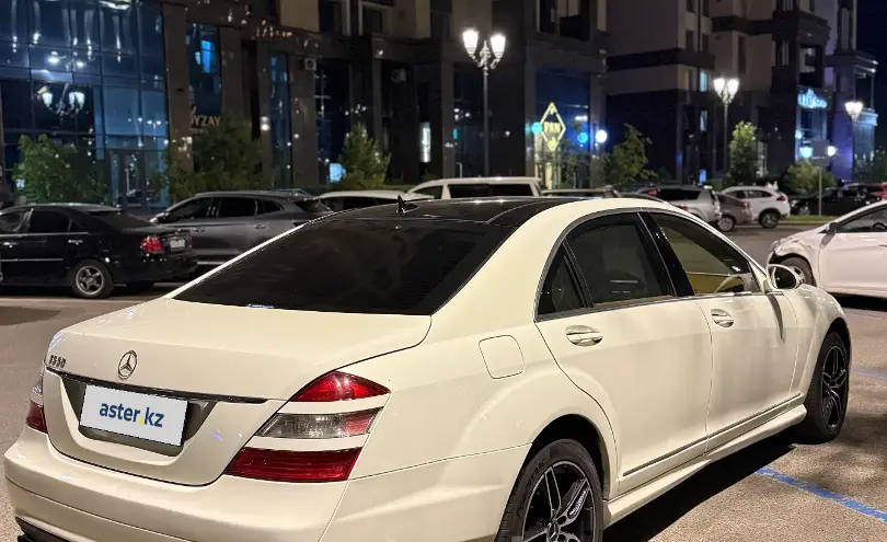 Mercedes-Benz S-Класс 2007 года за 6 200 000 тг. в Астана фото 2