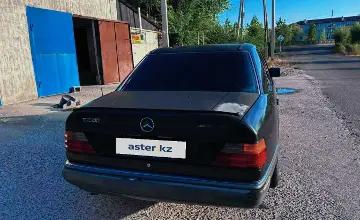 Mercedes-Benz E-Класс 1993 года за 1 100 000 тг. в Талдыкорган фото 4