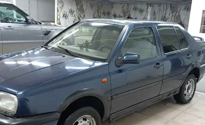Volkswagen Vento 1995 года за 555 000 тг. в Астана фото 2
