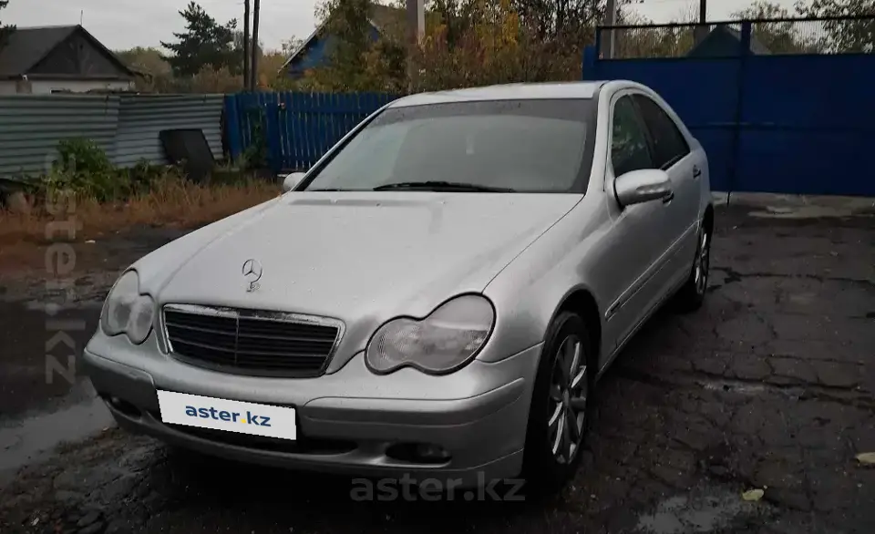 Mercedes-Benz C-Класс 2002 года за 3 100 000 тг. в Караганда фото 1