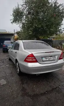 Mercedes-Benz C-Класс 2002 года за 3 100 000 тг. в Караганда фото 4
