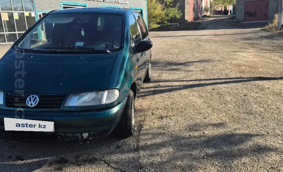 Volkswagen Sharan 1995 года за 1 500 000 тг. в Карагандинская область фото 1