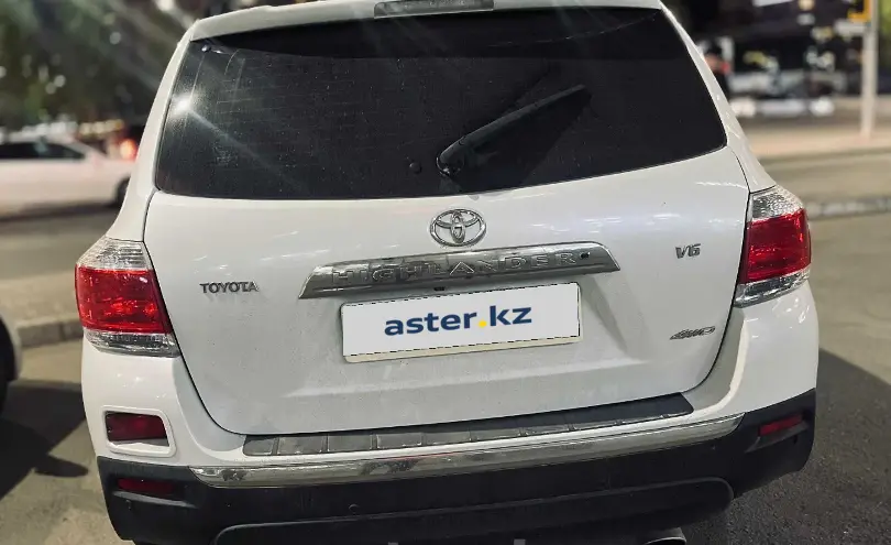 Toyota Highlander 2011 года за 12 500 000 тг. в Семей фото 5