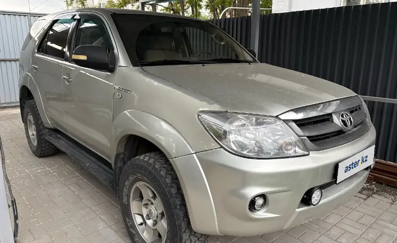 Toyota Fortuner 2005 года за 9 000 000 тг. в Алматы фото 2