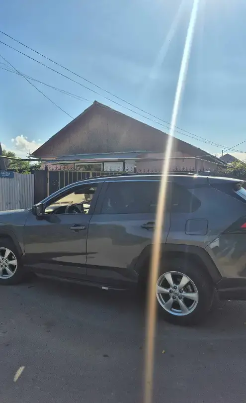 Toyota RAV4 2019 года за 10 700 000 тг. в Алматы фото 4