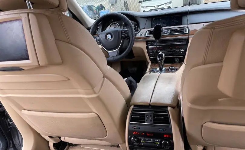 BMW 7 серии 2011 года за 9 999 999 тг. в Жамбылская область фото 5