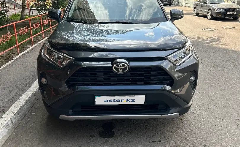 Toyota RAV4 2021 года за 14 000 000 тг. в Астана фото 2