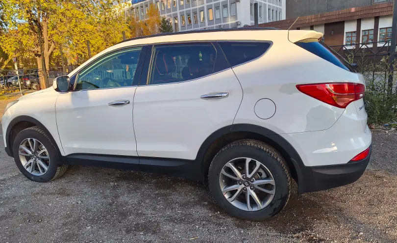 Hyundai Santa Fe 2012 года за 8 300 000 тг. в Караганда фото 3