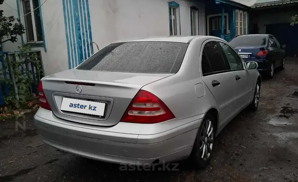Mercedes-Benz C-Класс 2002 года за 3 100 000 тг. в Караганда фото 3